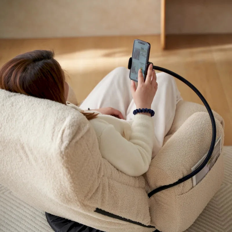 Fauteuil inclinable pivotant en tissu bouclé beige avec support de téléphone, appuie-tête et dossier réglables