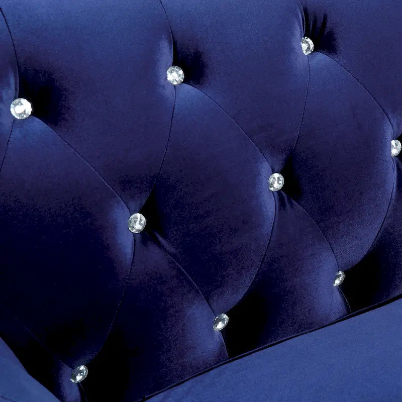 Fauteuil capitonné en tissu traditionnel avec boutons