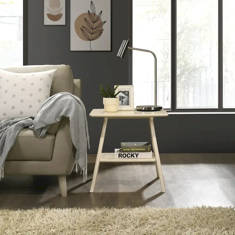 Table d'appoint en bois Mid-Century Modern avec étagère