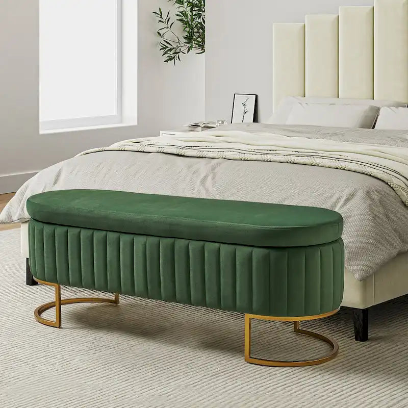 Banc de rangement capitonné avec dessus relevable et pouf.